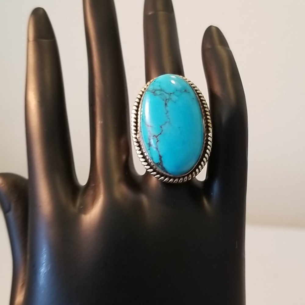 CLASSY RING NWOT - Picture 5 of 12